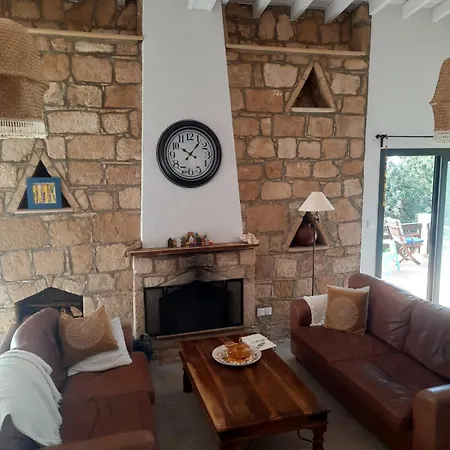 Nomi Villa *