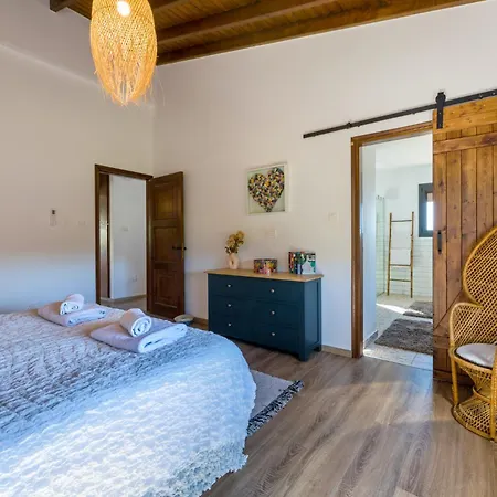 Villa Nomi *
