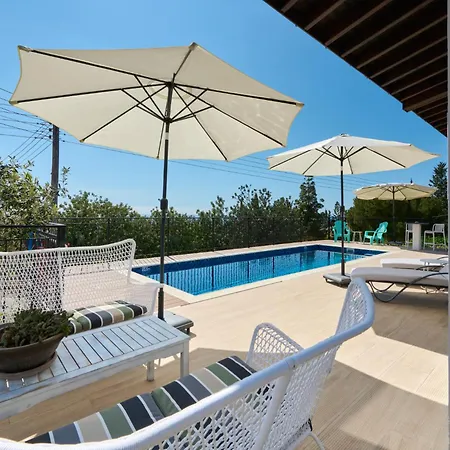 Nomi Villa Pegeia